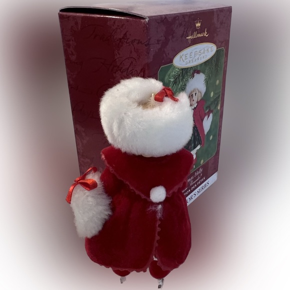 Hallmark, Madame Alexander ornament, “Christmas Holly”, 2000, #5 - Picture 4 of 6